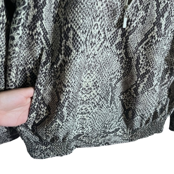 Sunderland Women’s Leopard Long Sleeve High Neck Cinched Bottom WindBreaker sz S - Picture 2 of 10